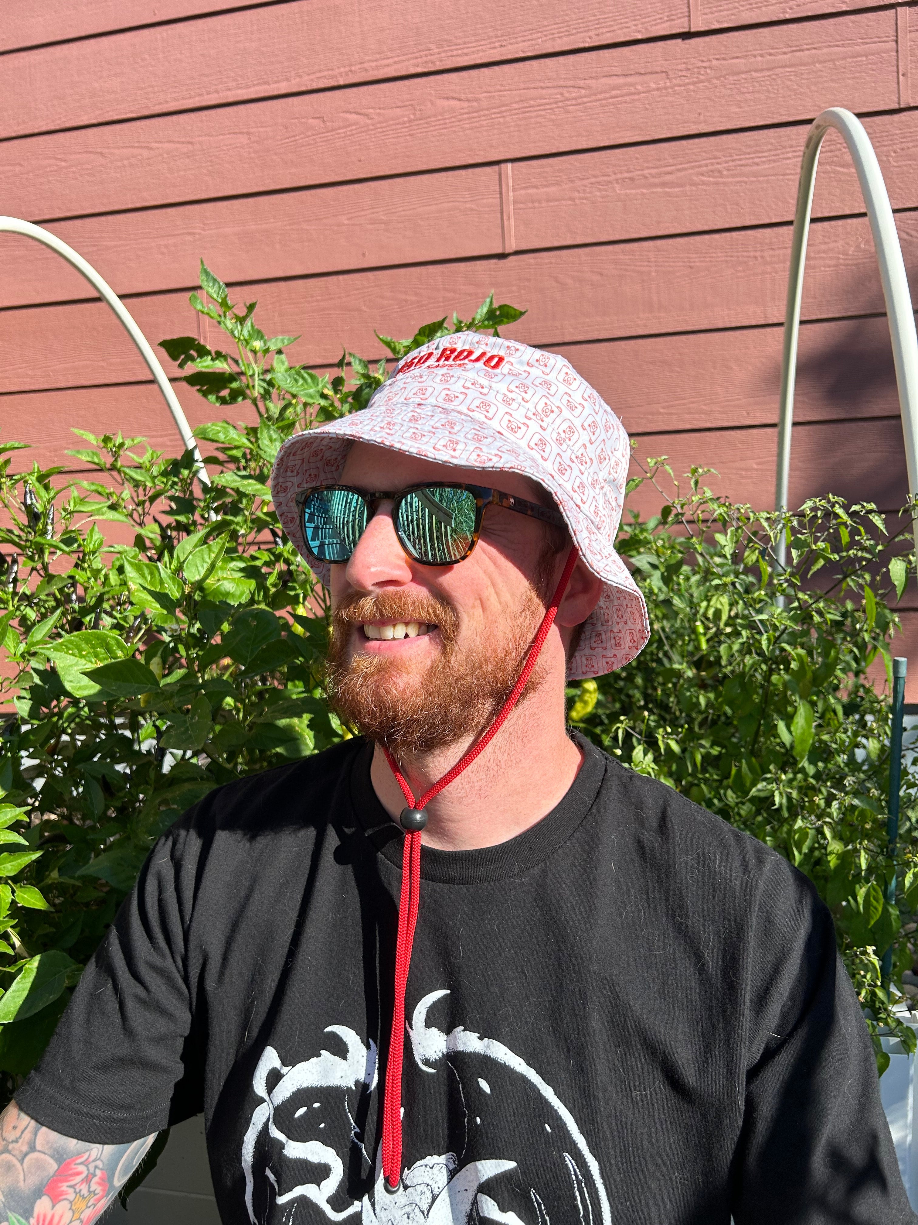 Oso Rojo Bucket Hat
